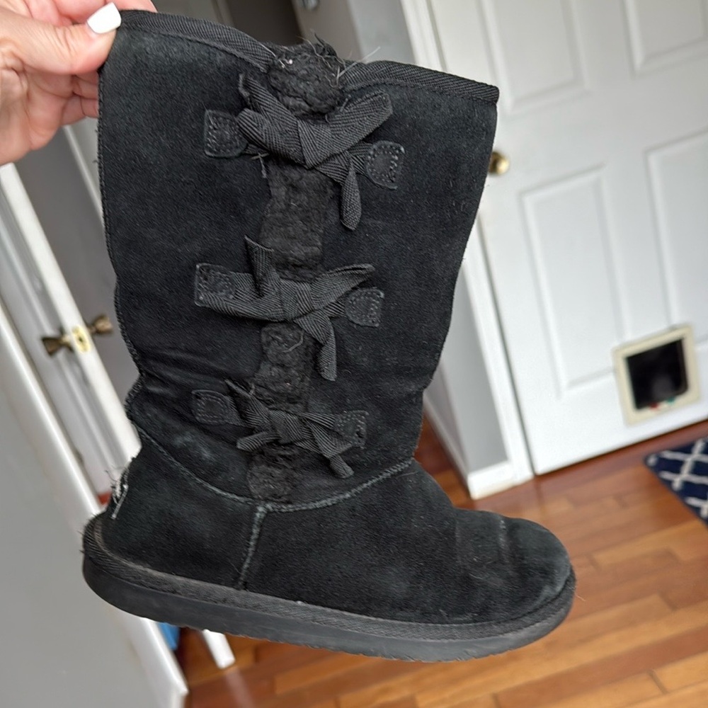 Koolaburra by UGG Victoria Tall Boot Black Big Kids Size 5/Womens 7.